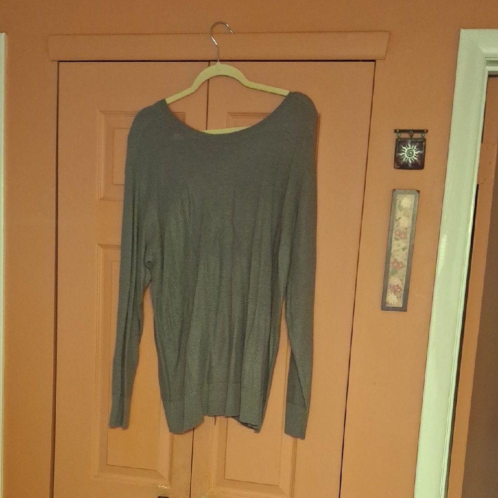 Zuda VNeck Sweater
